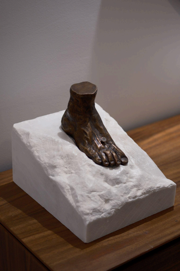 Pie de bronce clásico – La Jaula de la Rutina